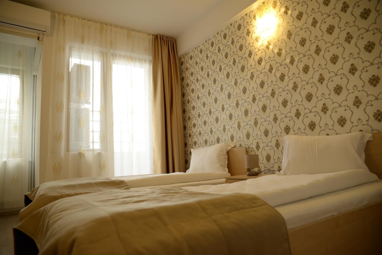 Hotel Story Târgu Jiu Exteriör bild